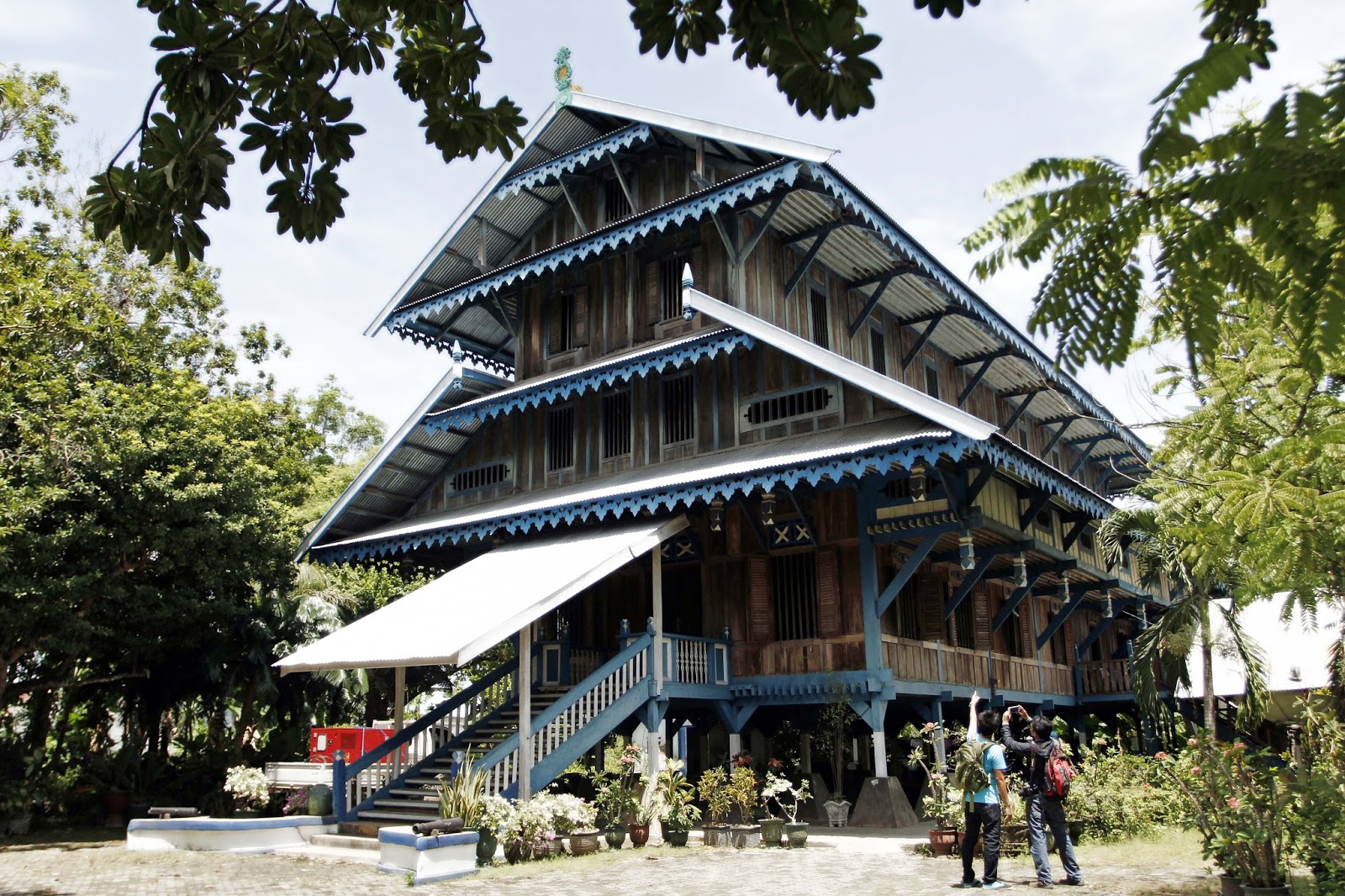 Rumah Adat 34 Provinsi di Indonesia - ALbantani