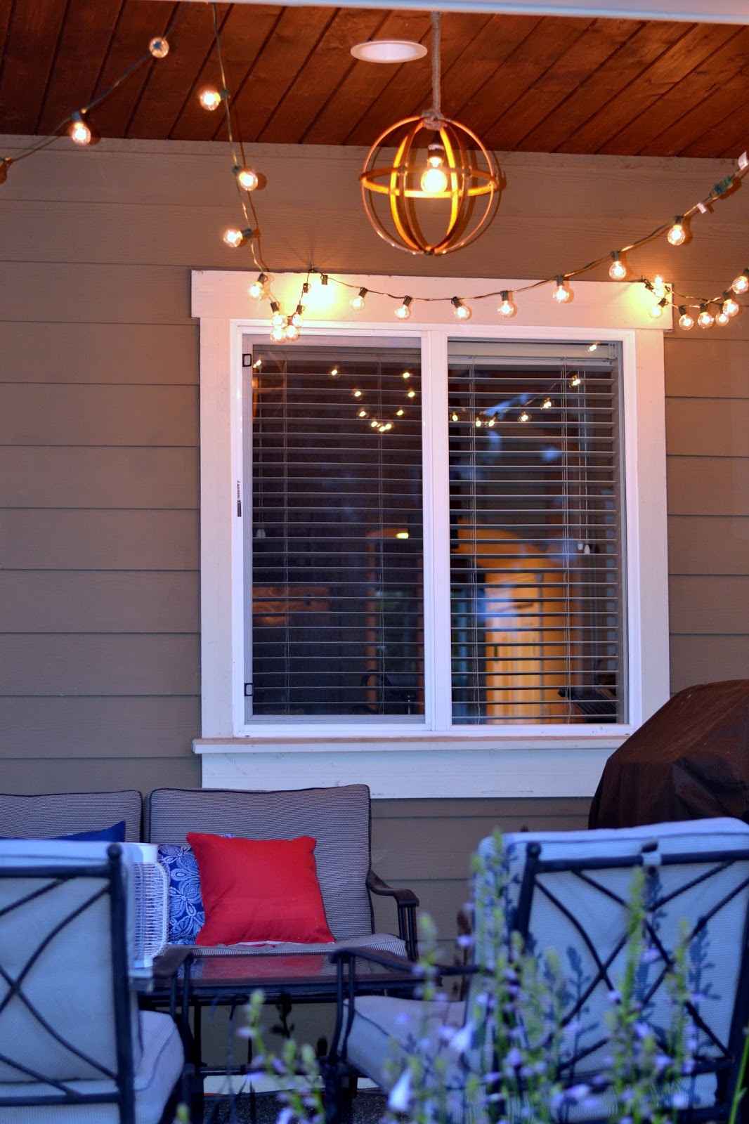 Embroidery Hoop Chandelier {What I Made in My Thrift Store Challenge}