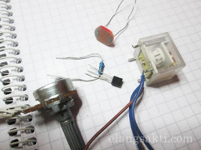 Komponen Rangkaian Sensor Cahaya LDR untuk Lampu Otomatis