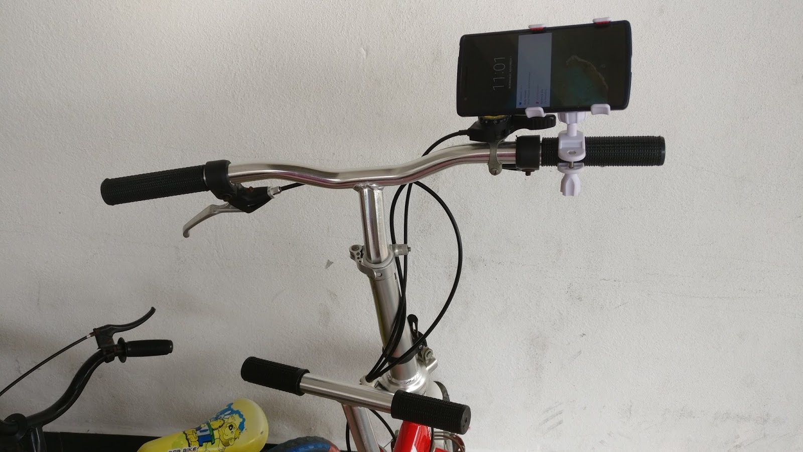 Bicycle Handphone Holder; Basikal pon nak ada handphone holder ke