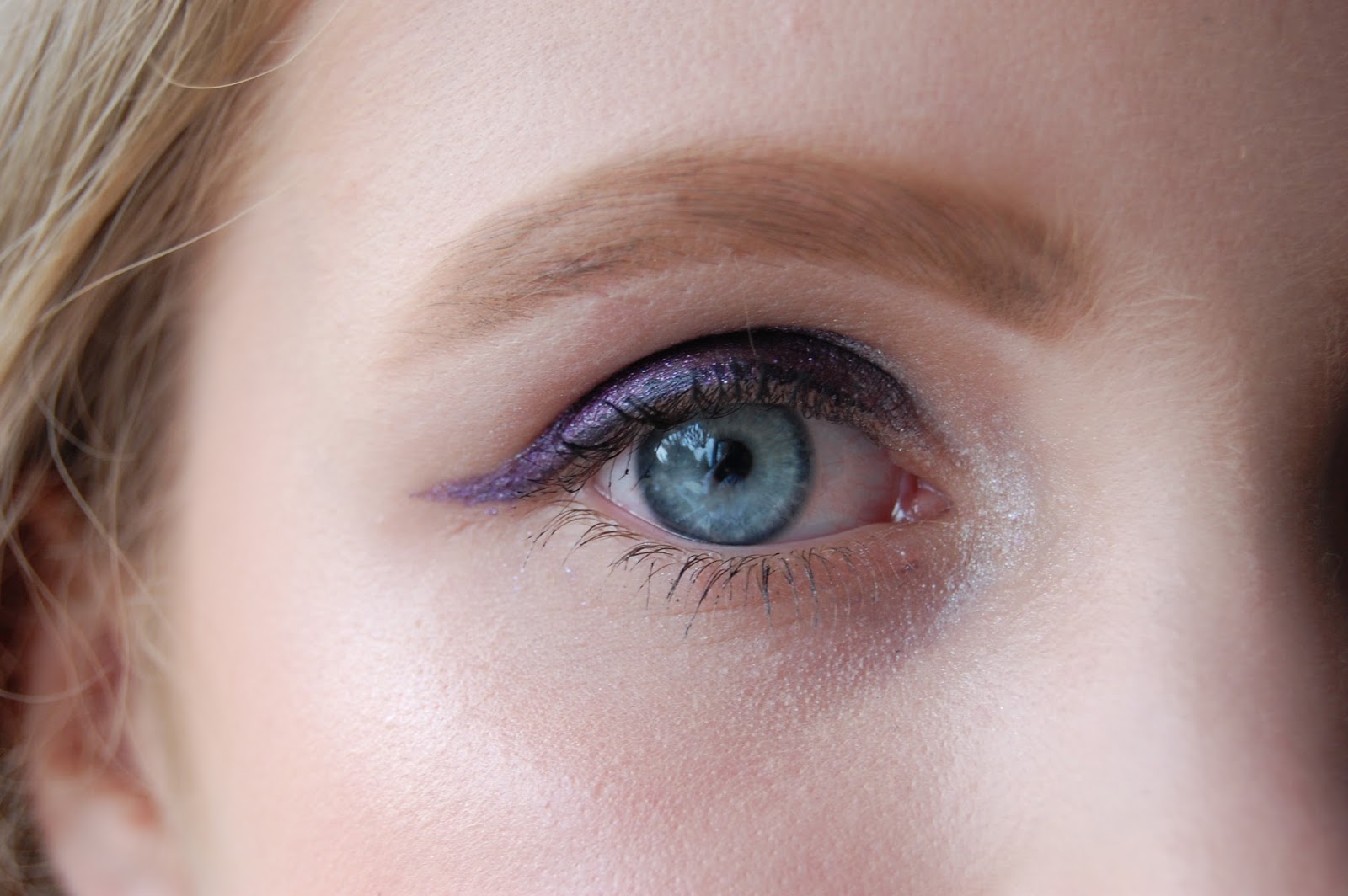 what a looker Models Own 'One Night Stand' Mirror Manicure