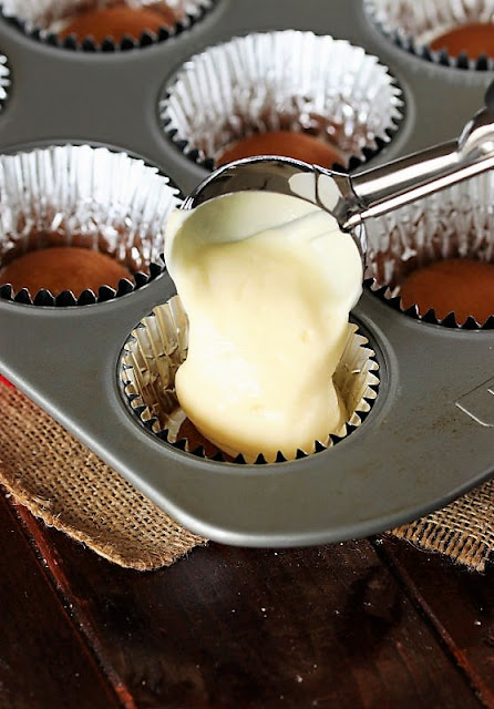 How to Make Mini Cheesecakes in a Muffin Pan Image
