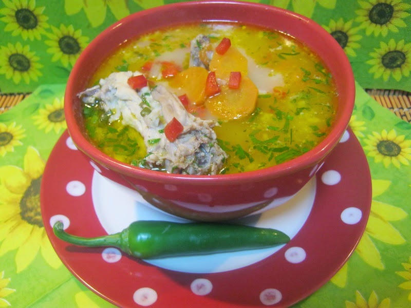 Ciorba de pui cu usturoi si zeama de varza acra