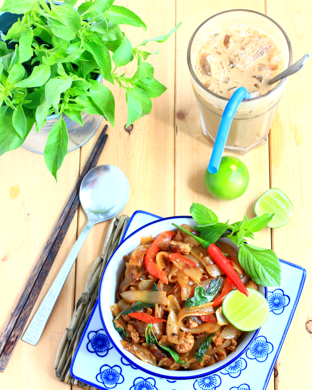 Pad kee mao / drunken noodles / spicy Thai stirfried noodles