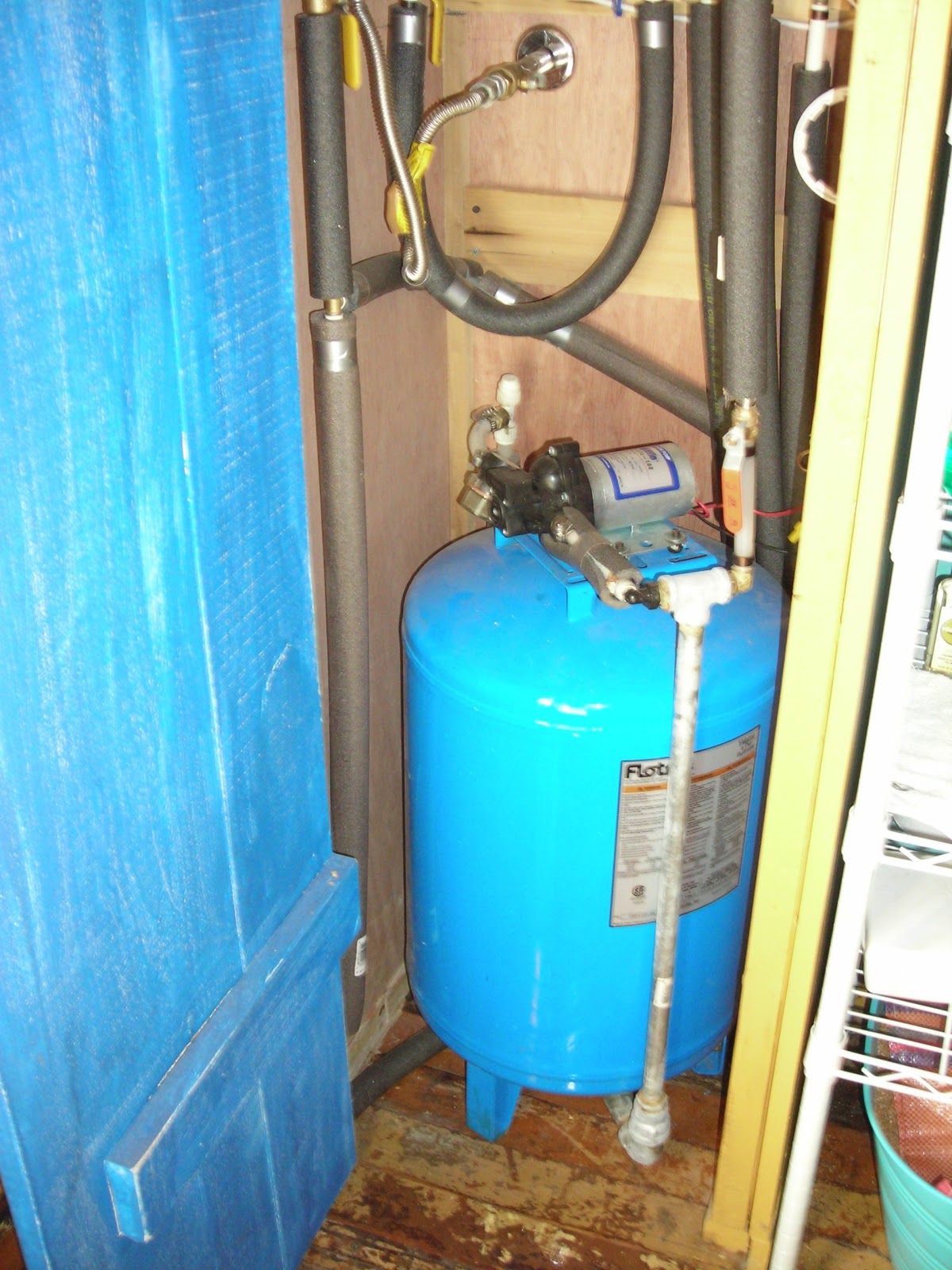 Image showcasing CommonFloor.com