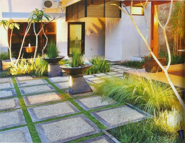 Gambar Inspirasi Desain Rumah Taman Ala Resort Bali di Rebanas - Rebanas