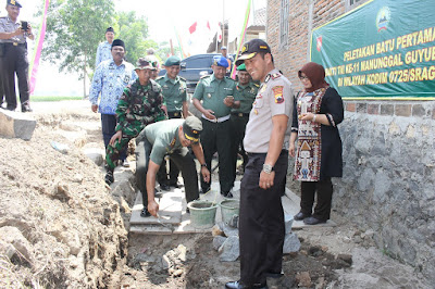 BUPATI SRAGEN BUKA KARYA BHAKTI TNI GERBANG SUKOWATI KE-11