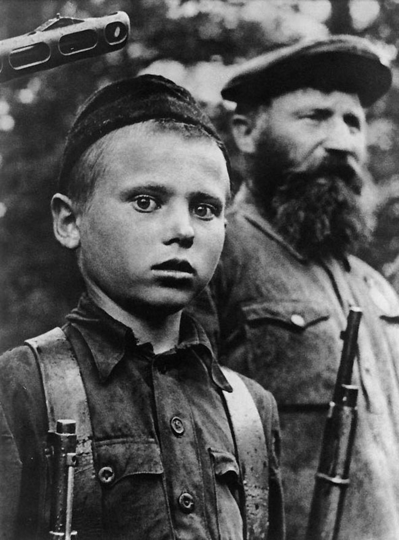 29 Vintage Photos of Child Soldiers in World War II Vintage Everyday