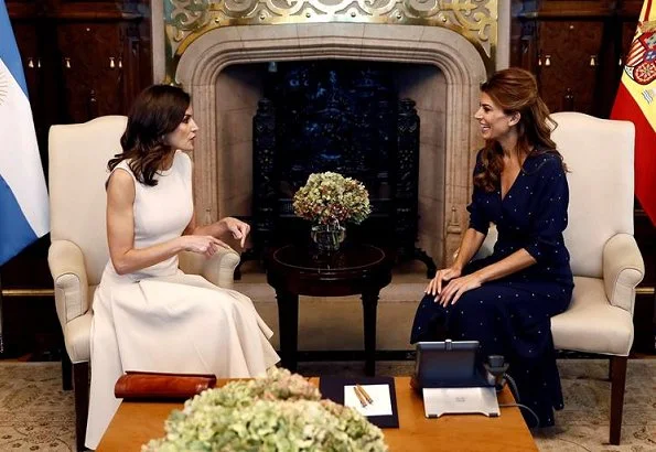 Queen Letizia wore a new midi dress by Pedro del Hierro. President Mauricio Macri and First Lady Juliana Awada