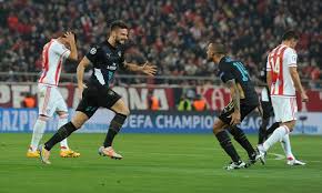 El Arsenal vence con Giroud de estrella al Olympiakos (0-3)