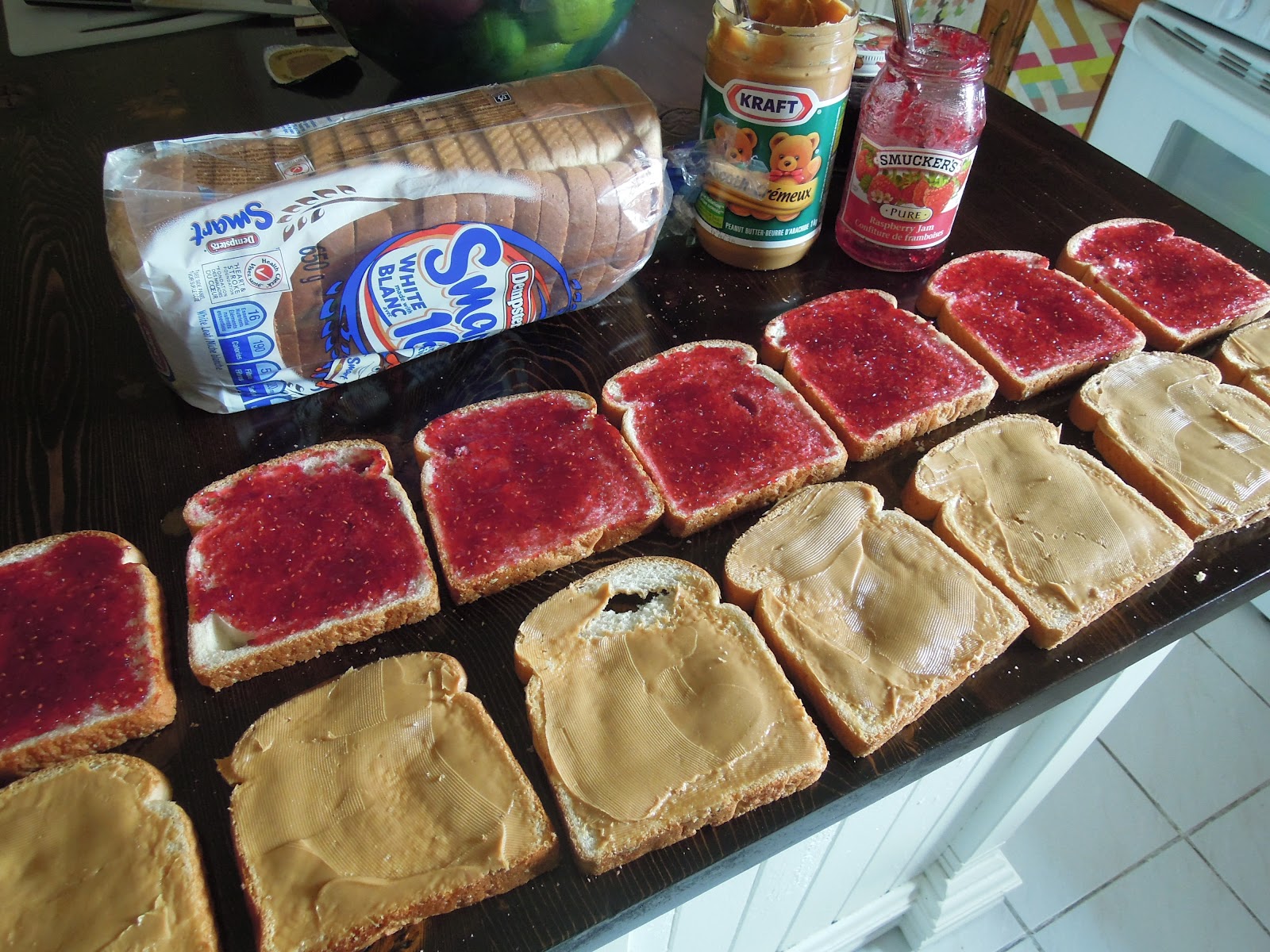 Avril Loreti | Modern Home: Peanut Butter and Jelly with the crust cut off!