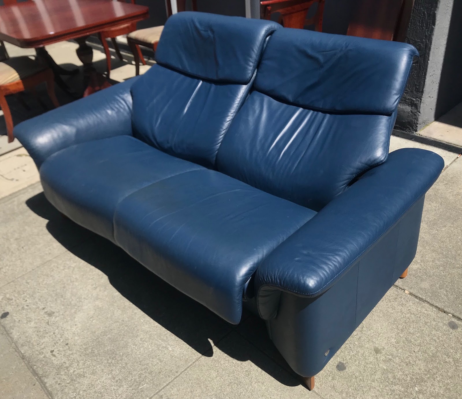 UHURU FURNITURE & COLLECTIBLES SOLD **BARGAIN BUY** 26949 Ekornes