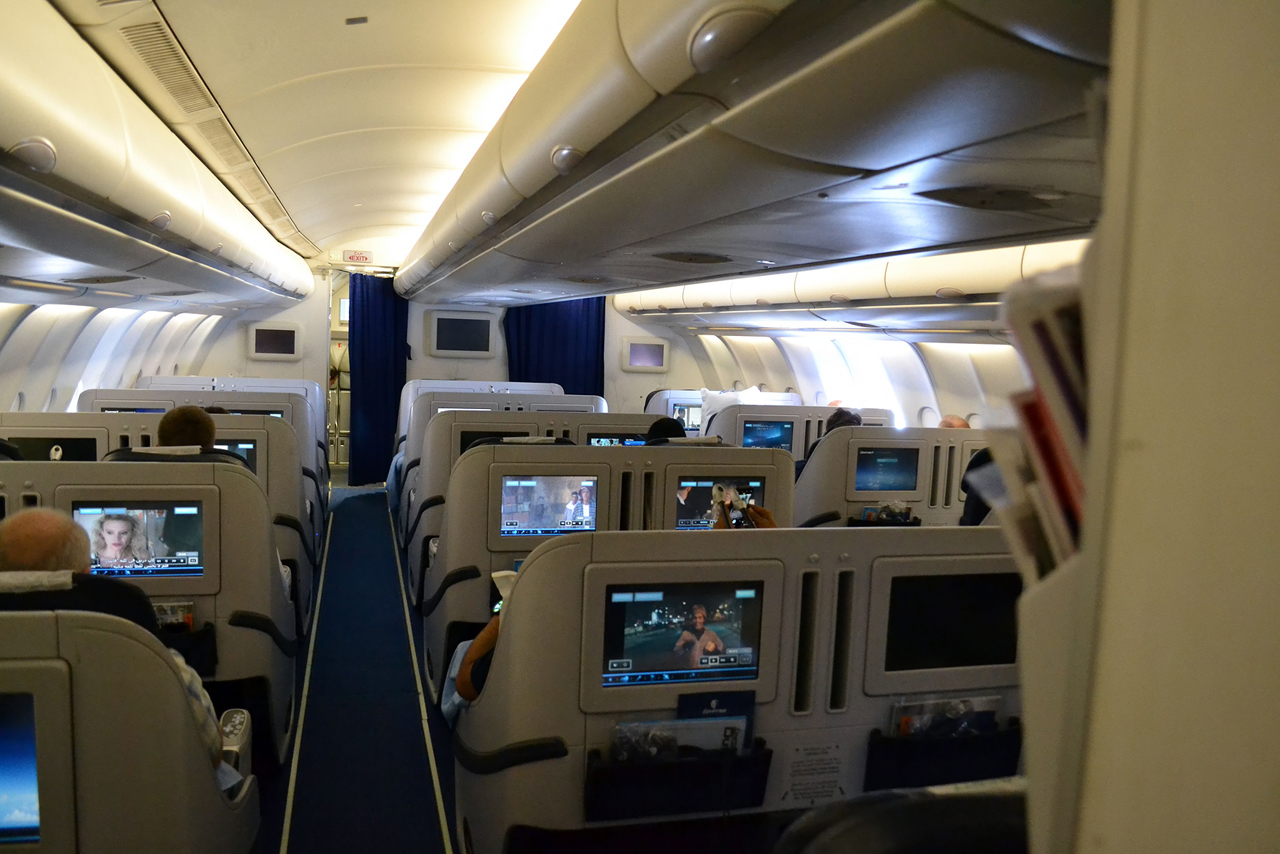 Flight Reporter Egyptair Airbus A330 300