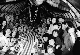 Christmas Party , 25 december 1940 , London