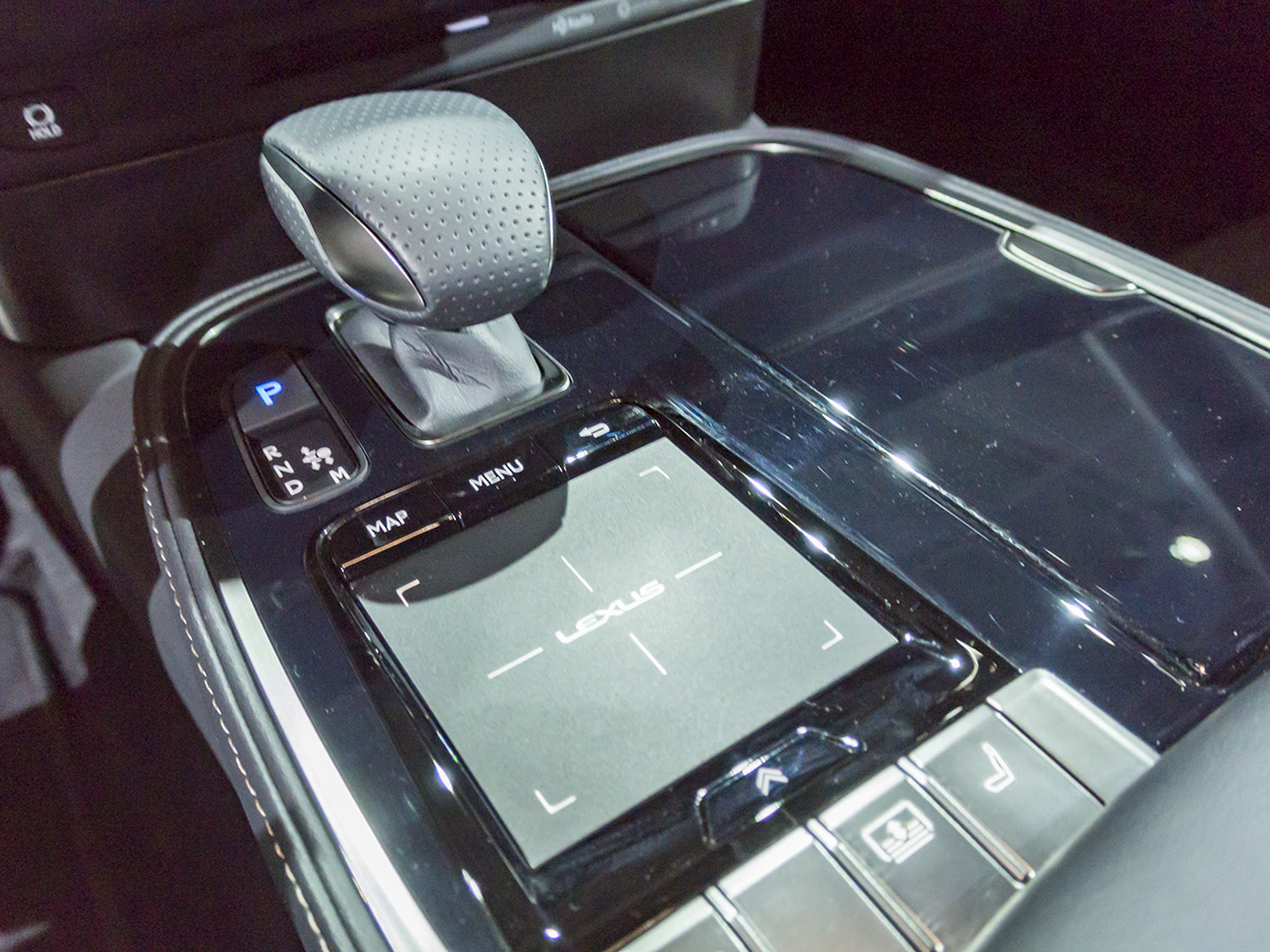 THÔNG TIN XE LEXUS LS500 và LS500 H ĐỜI MỚI NHẤT MODEL 2023.