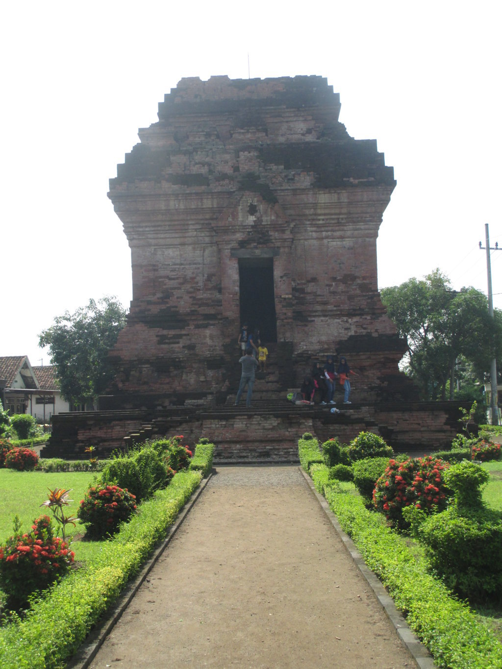 Gambar Candi Pari – pulp