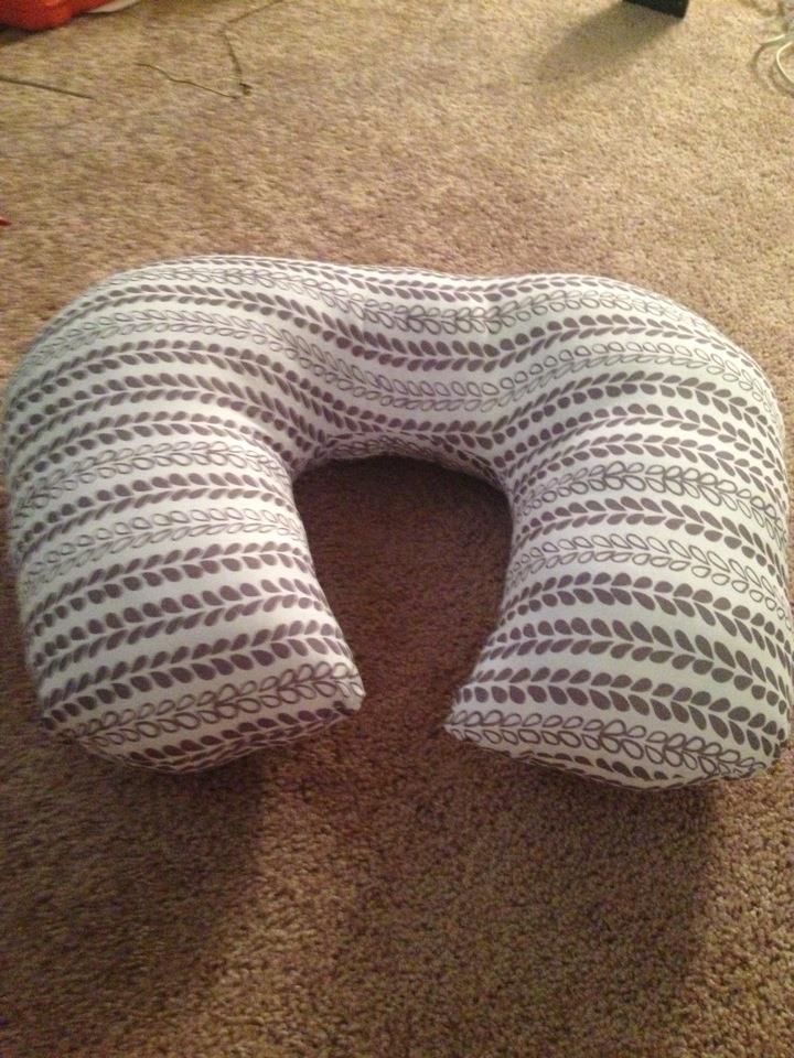 Homemade Mama How I made my "Boppy Pillow"!
