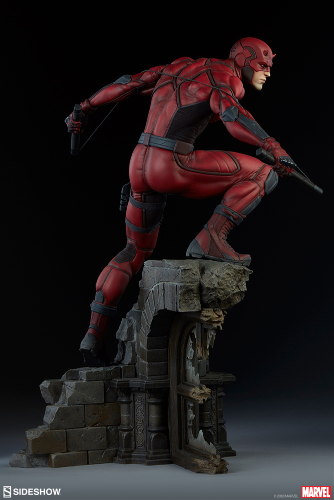 toyhaven Sideshow Collectibles 21inch tall Daredevil Premium Format