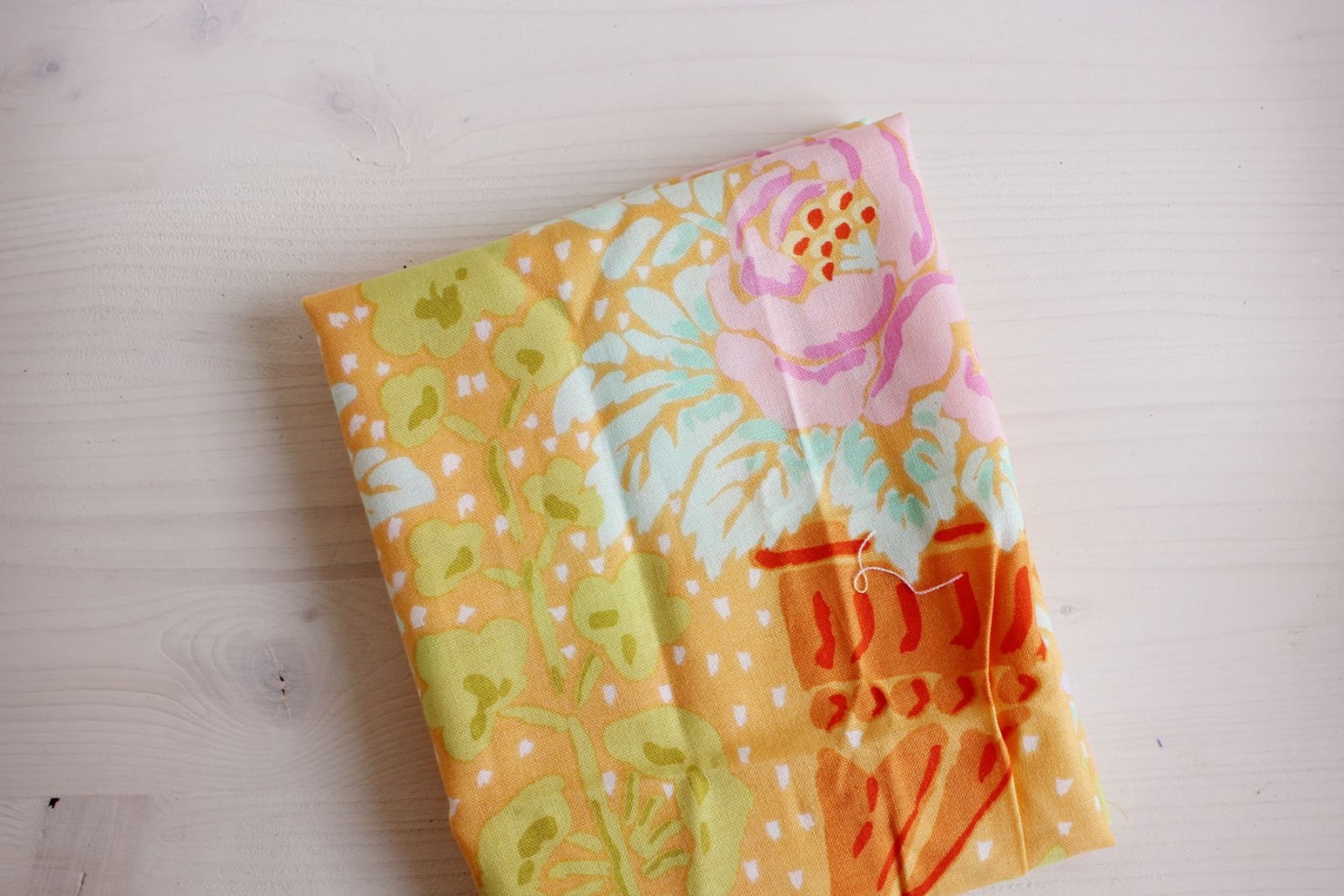 Roxy Creations Folding fabric tutorial