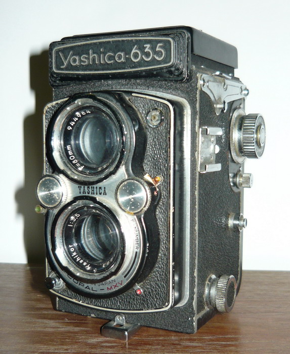 antikpraveda.blogspot.com: kamera YASHICA type 635. Twin lens. made in