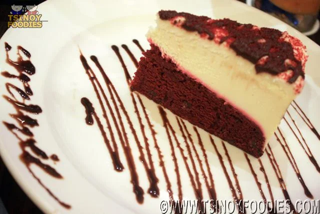 red velvet cheesecake