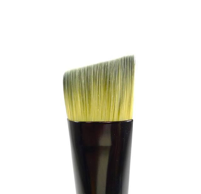 Review Charm Pro Angled Foundation Brush