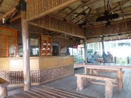 contoh desain cafe bertema bambu