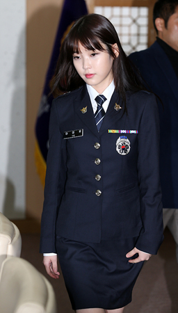 The Uniform Girls: [PIC] IU - Korean police uniform - 3