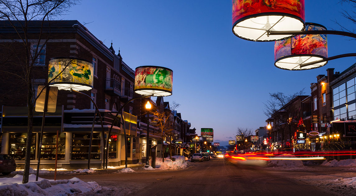 Rebuilding Place in the Urban Space Lampshades for streetlights in Quebec City an