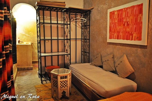 Interior-habitación-Dwira-Marruecos