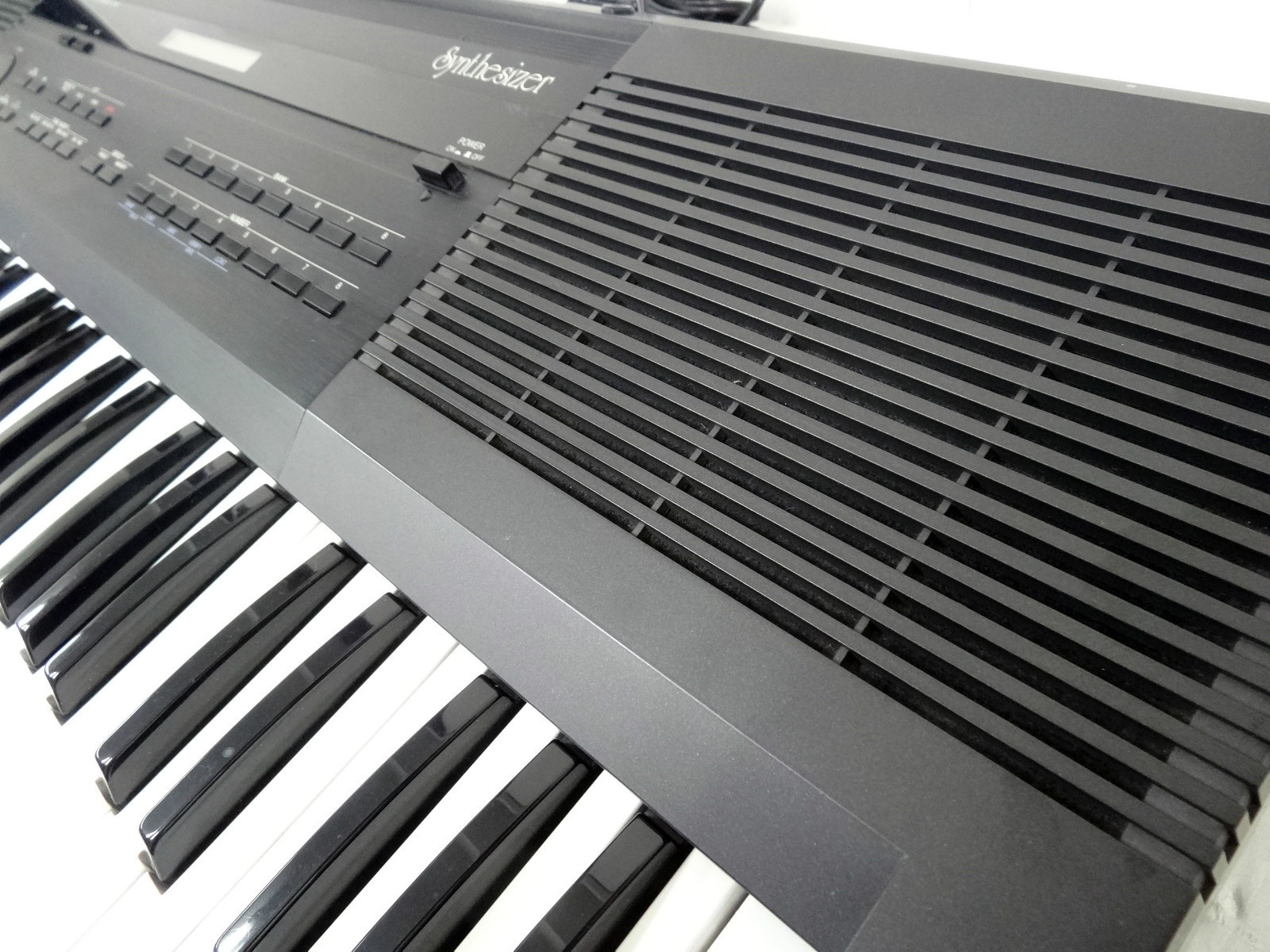 MATRIXSYNTH ROLAND HS80 Synth Plus Synthesizer (alpha juno2 with speakers!) SN Z963596