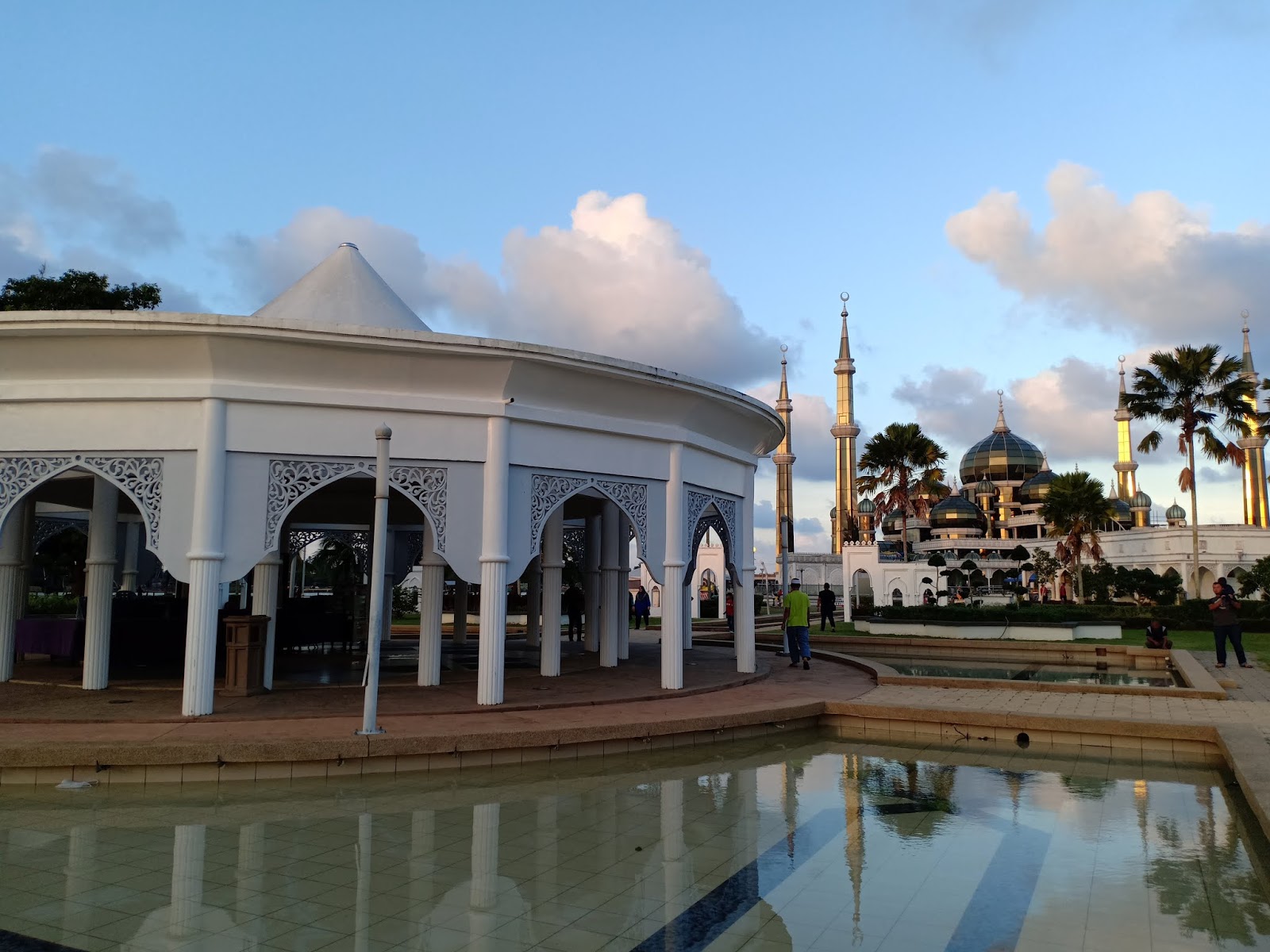 PENGALAMAN BERCUTI KE KUALA TERENGGANU