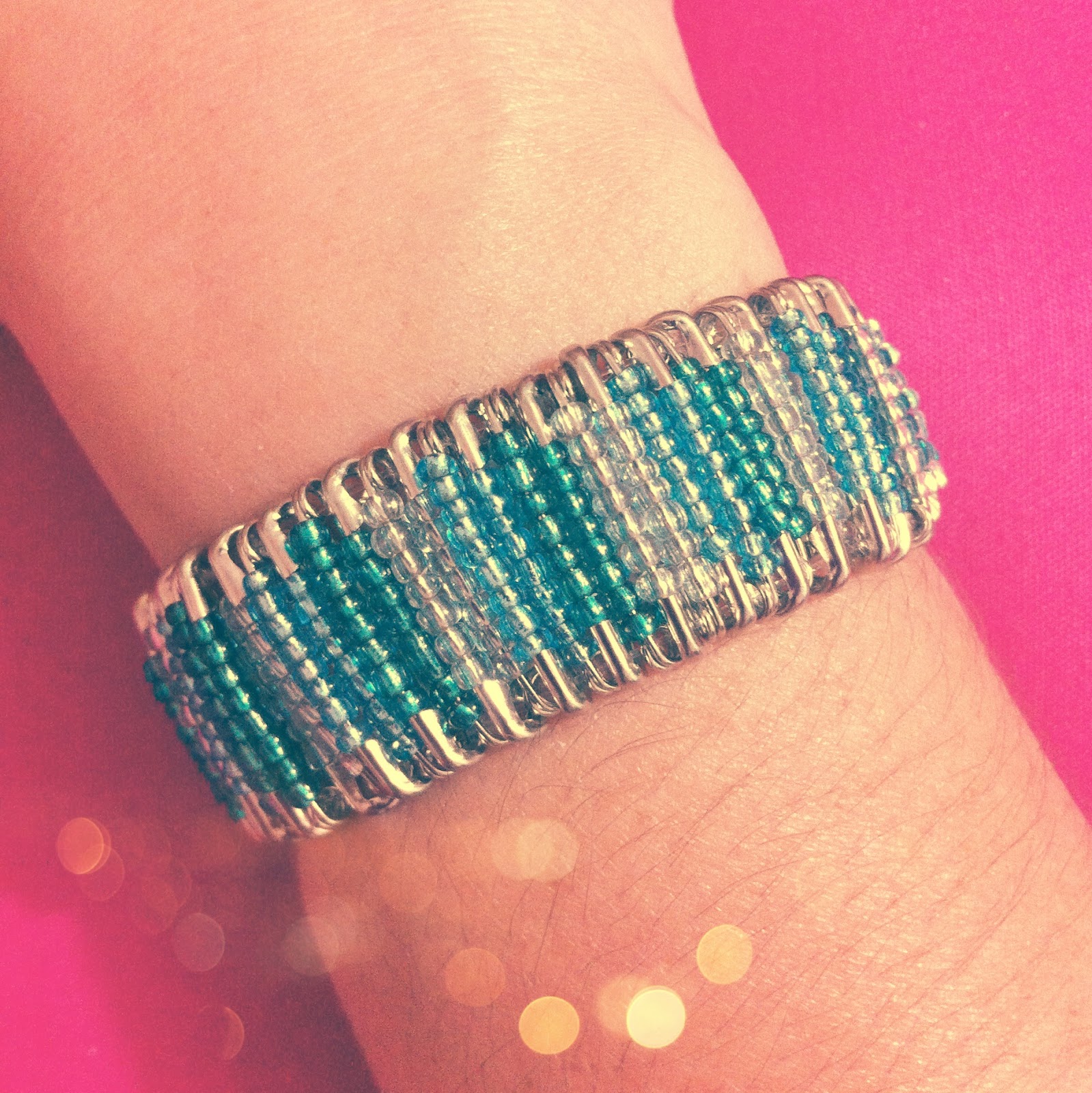 We Read!: DIY: Safety Pin Bracelet