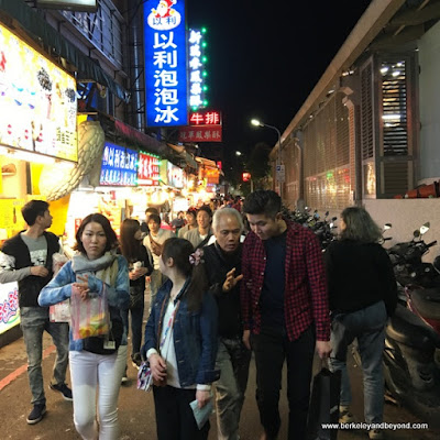throngs at Shilin Night Market in Taipei, Taiwan throngs at Shilin Night Market in Taipei, Taiwan