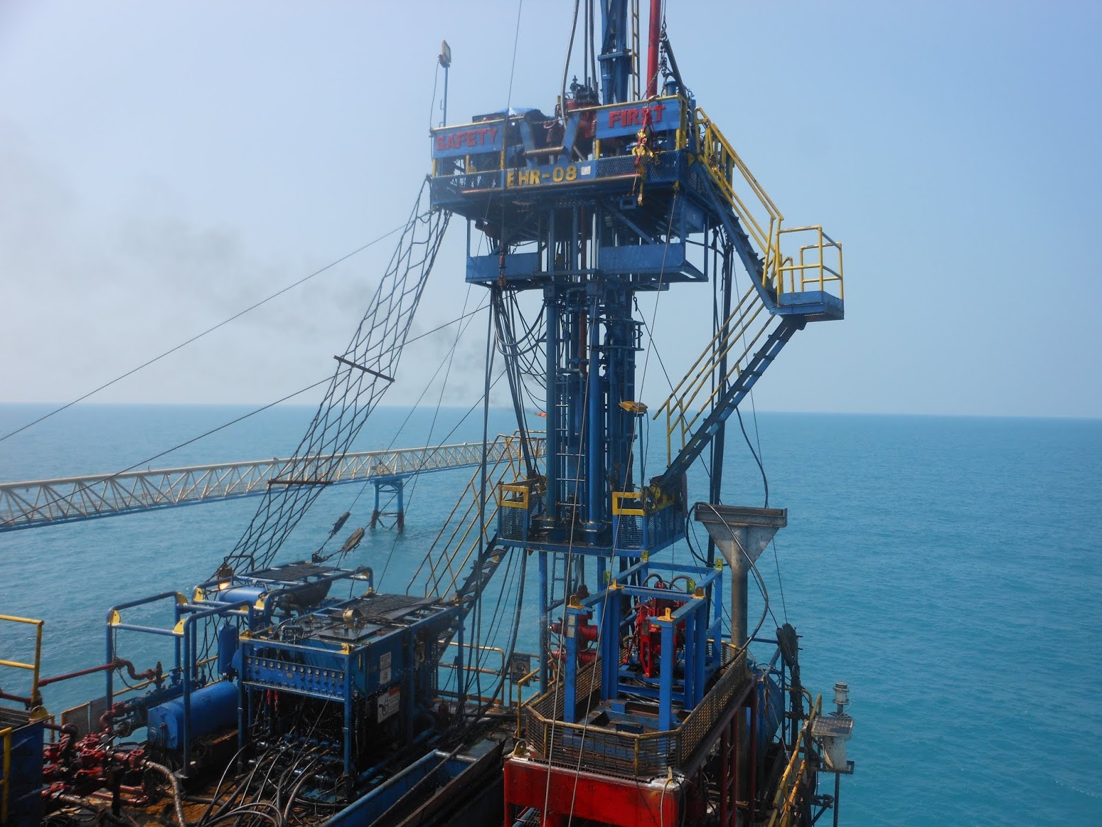 Seputar RIG HWU (Hydrolic Workover Unit ) atau Snubbing Unit