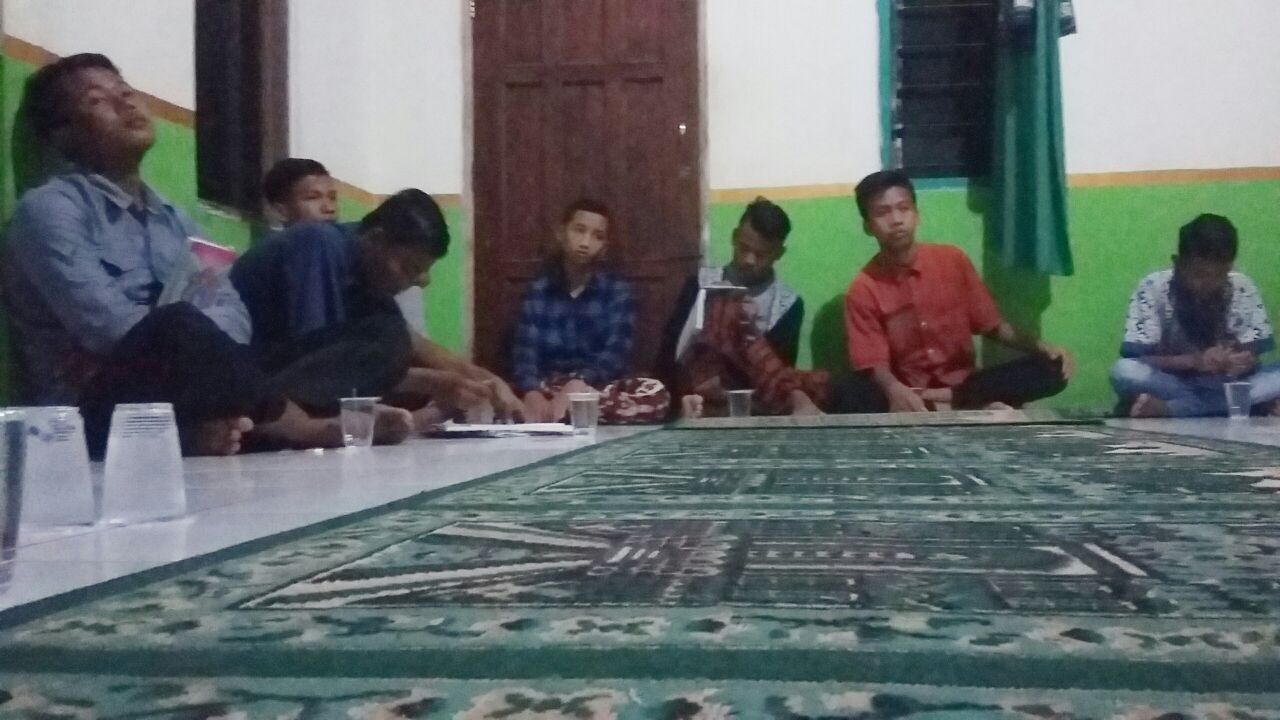 Kajian Remaja di Musholla Al Mukmin bersama Ustadz Aris