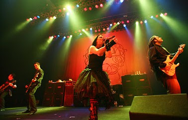 Evanescence Foto de Evanescence cantando en concierto