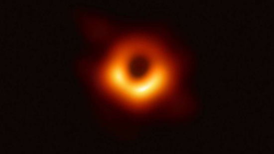 Essa é a primeira foto de um Buraco Negro de verdade - Img