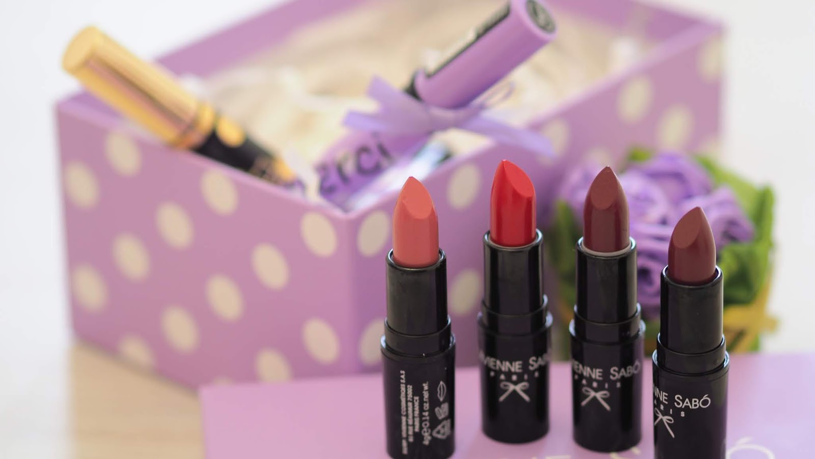 Тушь вивьен сабо merci. Вивьен сабо мерси. Вивьен сабо rouge a levres merci. Тушь вивьен сабо мерси. Хайлайтер в стике vivienne sabo merci.