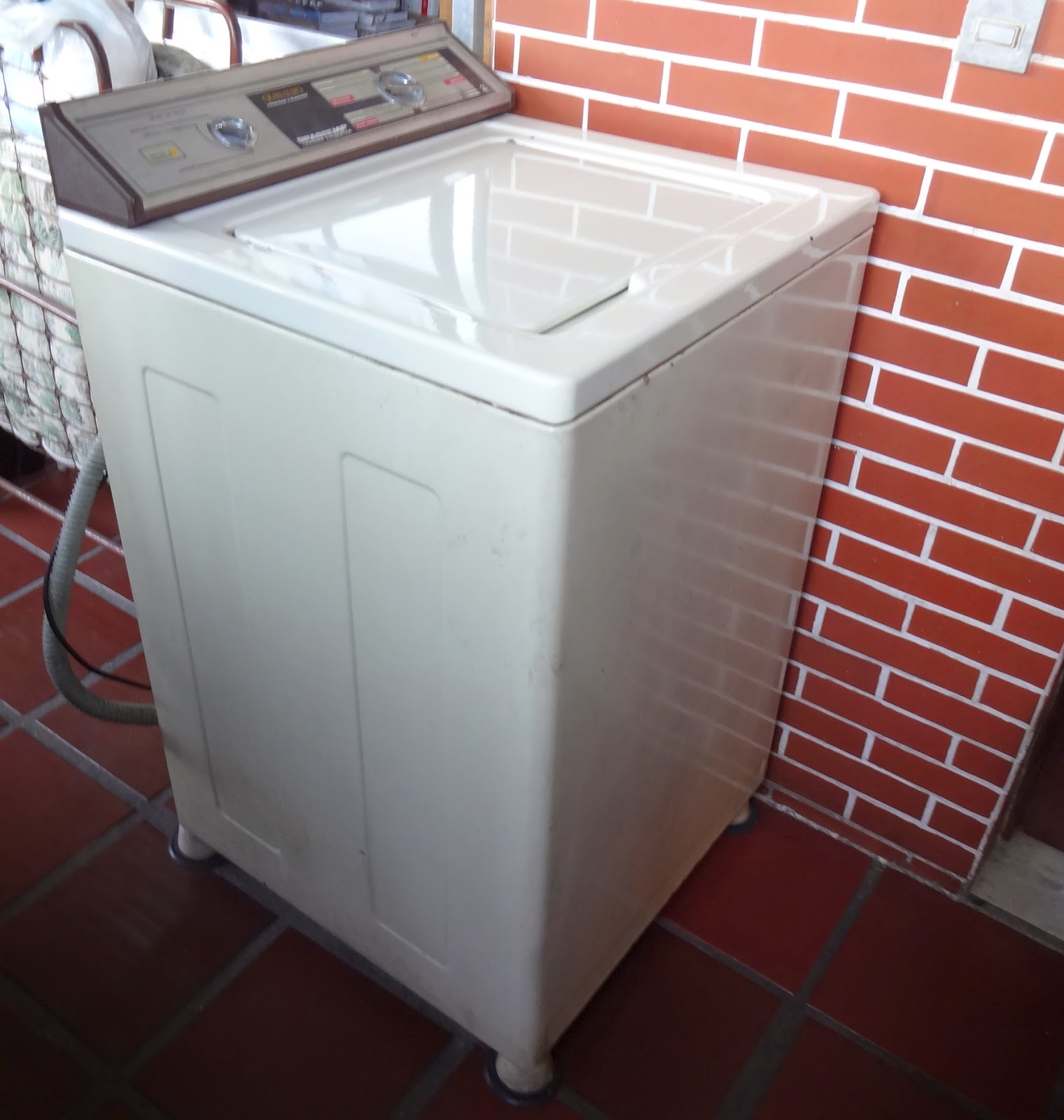 Refletindo Revendas * NÃO TENHO MAIS ELA * Máquina de Lavar Roupas Gran Luxo (bem antiga) Refletindo Revendas * NÃO TENHO MAIS ELA * Máquina de Lavar Roupas Gran Luxo (bem antiga)