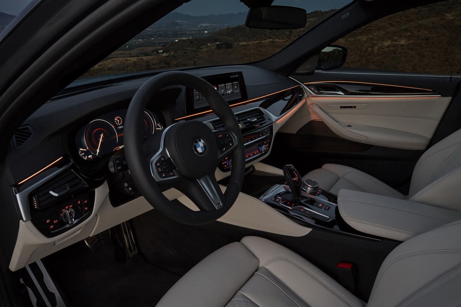 2017-BMW-5-Series-85.jpg