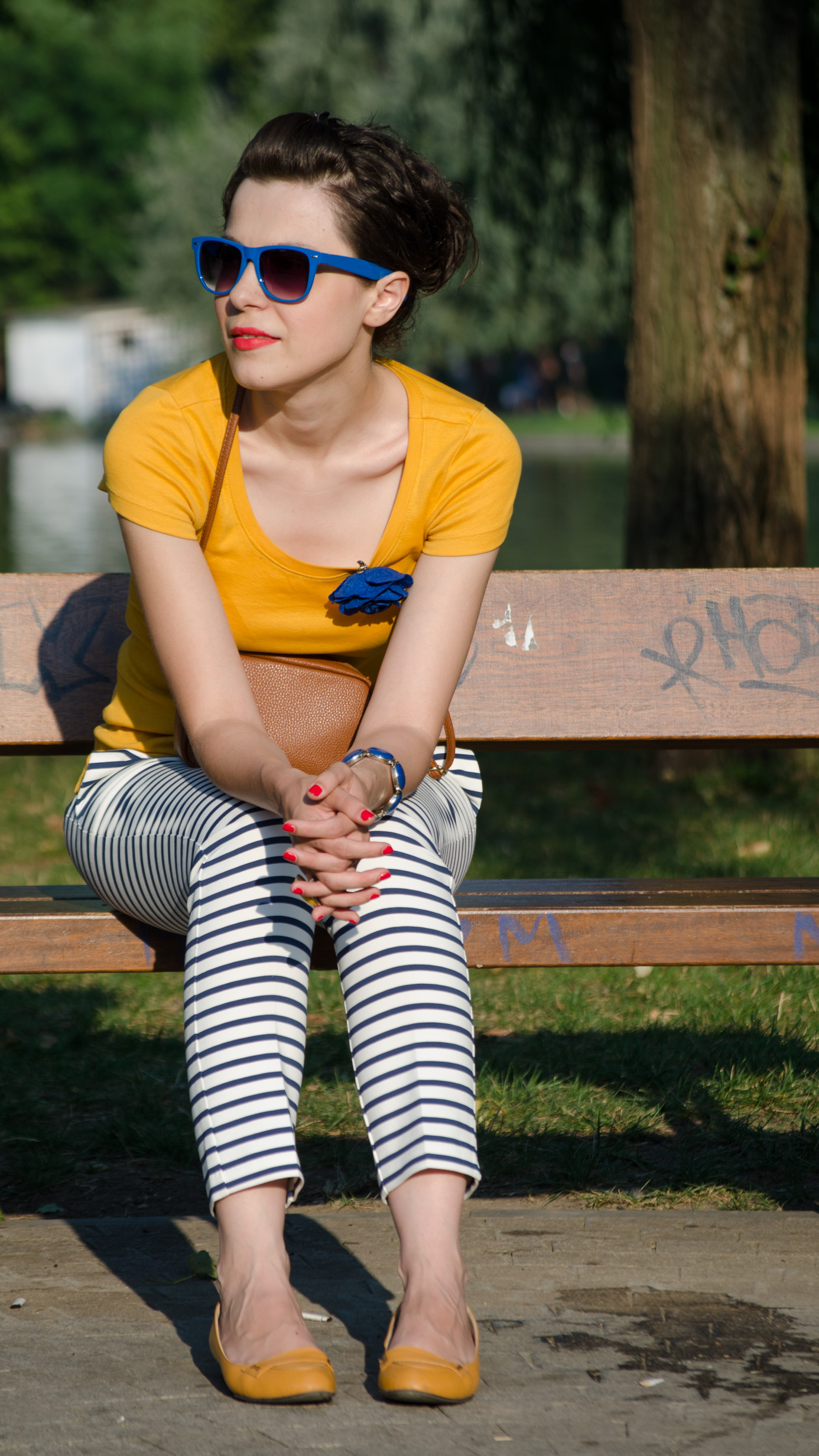 mustard t-shirt navy stripes pants brown little bag zara mustard shoes dasha