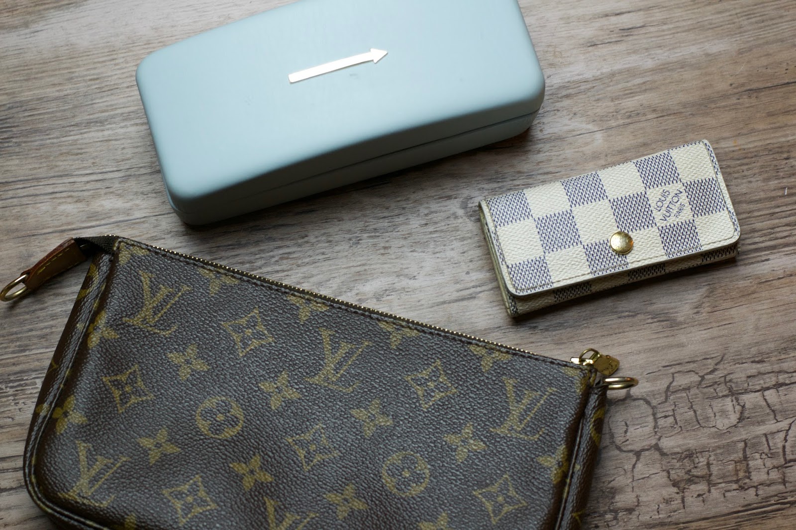 What's in my LV key pouch? 