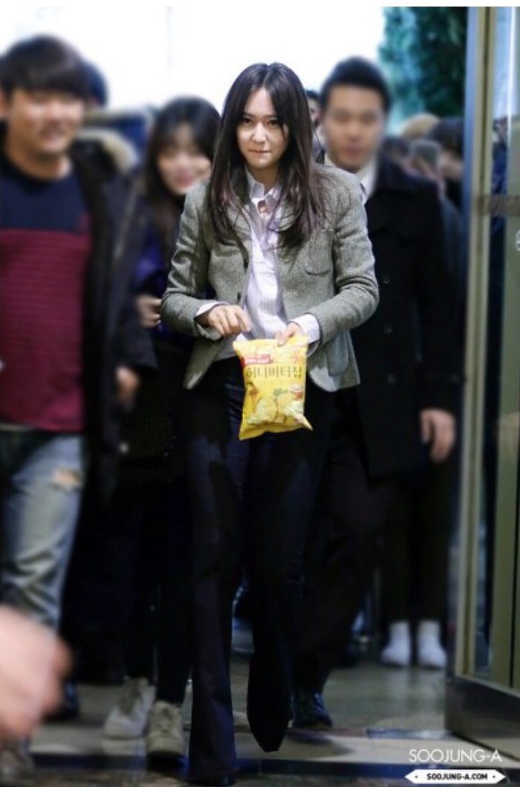 다음 사진들 중 김경호와 크리스탈을 구분하시오 | 인스티즈