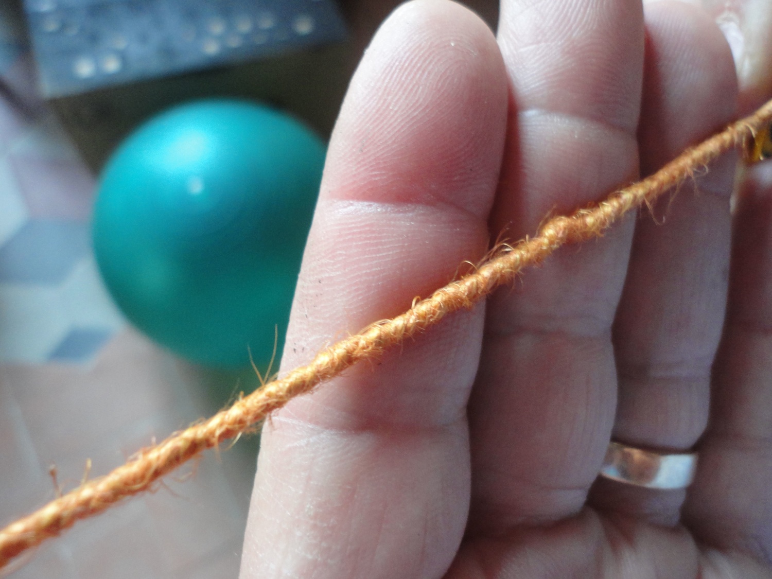 LACRIME Di ROSPO Making a twistedcord Baren