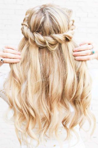 Gorgeous Christmas Half Up Half Down Hairstyles For Long Hair