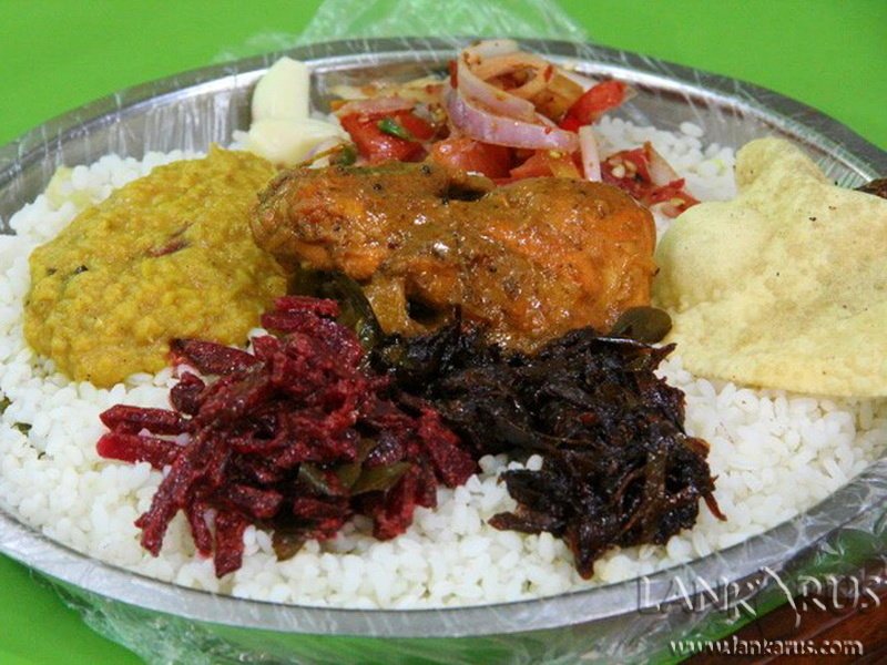 Питание на шри ланке. Рис и карри Шри Ланка. Шри Ланка еда Национальная. Национальные блюда Шри Ланки. Шри Ланка нац кухня.