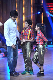 'Kya Super Cool Hain Hum' casts on the sets of Jhalak Dikhhla Jaa Images