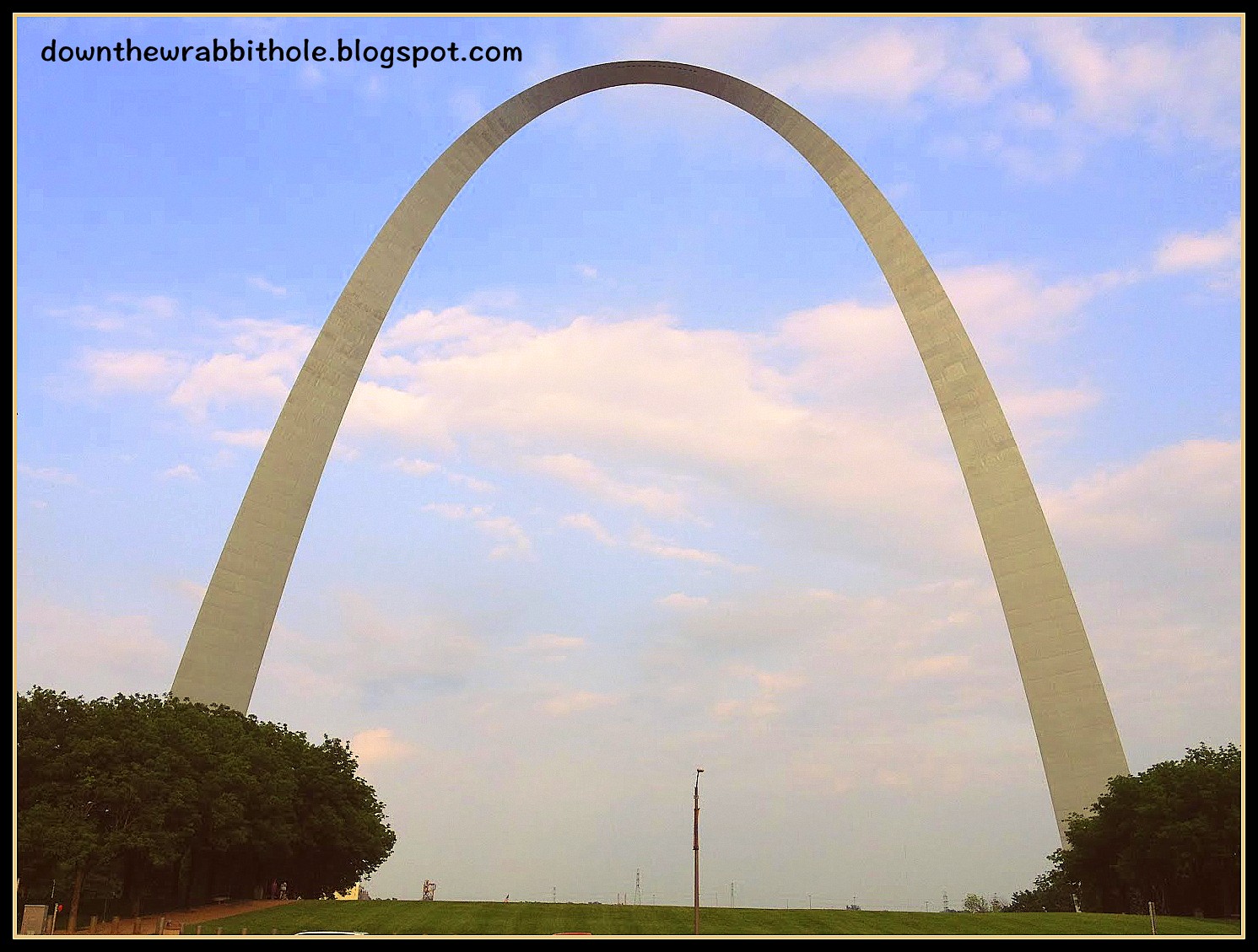 Down the Wrabbit Hole - The Travel Bucket List: Strut under the St. Louis Gateway Arch