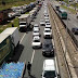 Protesto de caminhoneiros faz postos fecharem por falta de combustíveis e já preocupa hospitais e transporte público